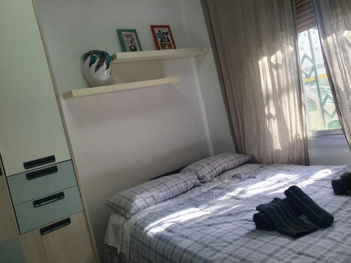 Studio Or Rooms With Private Bathroom Or Rooms With Shared Bathroom Барселона Екстер'єр фото