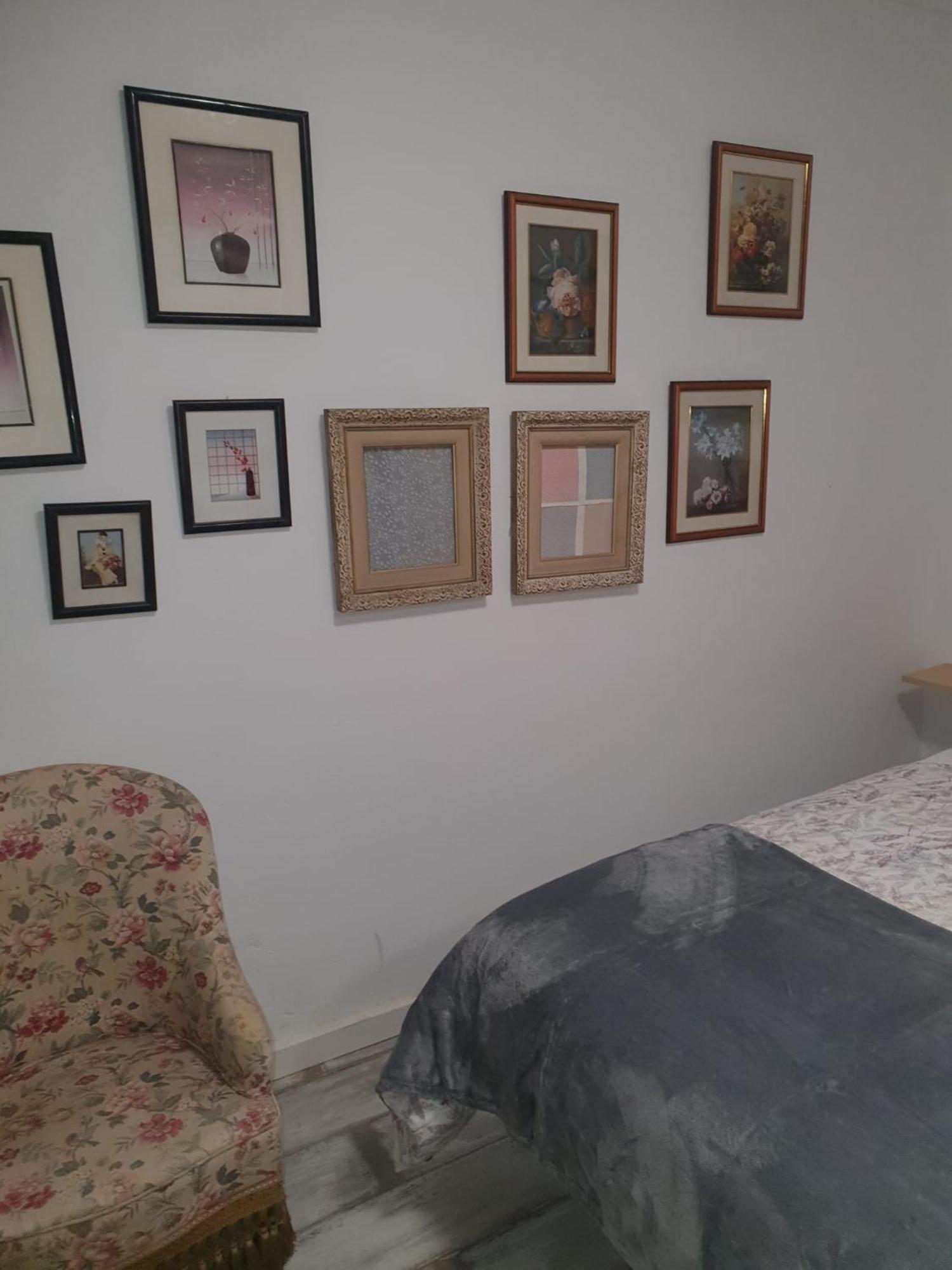 Studio Or Rooms With Private Bathroom Or Rooms With Shared Bathroom Барселона Екстер'єр фото