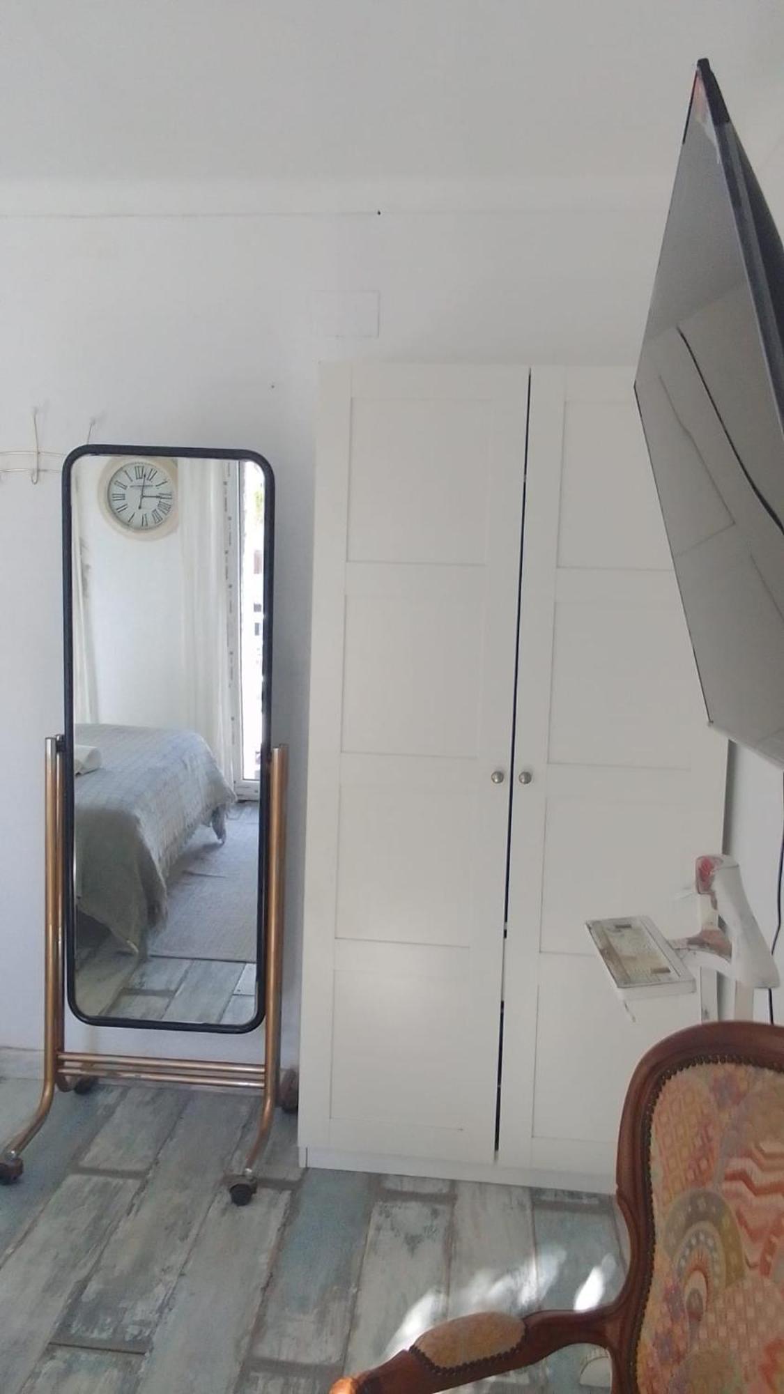 Studio Or Rooms With Private Bathroom Or Rooms With Shared Bathroom Барселона Екстер'єр фото
