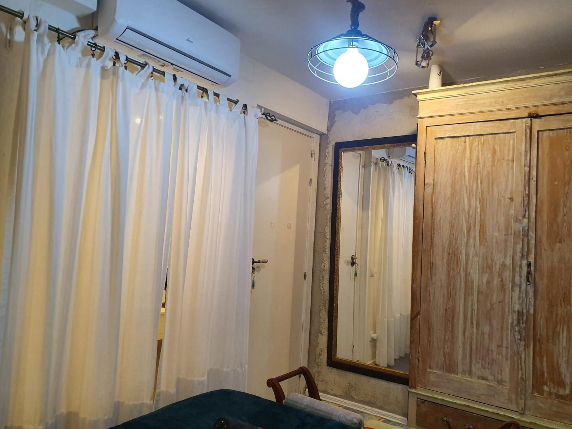 Studio Or Rooms With Private Bathroom Or Rooms With Shared Bathroom Барселона Екстер'єр фото